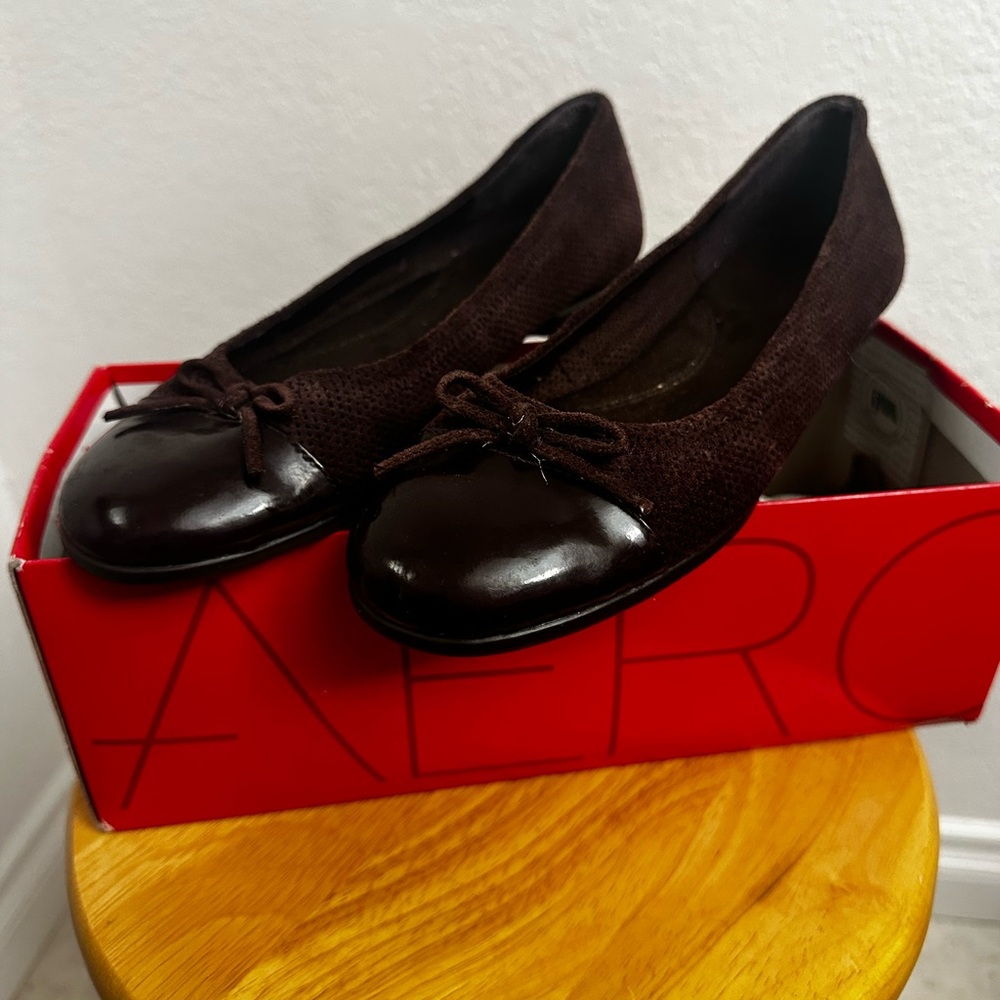 Aerosoles Teashop Ballet Flat Bow Plum Patent & Suede Sz 8 NWB